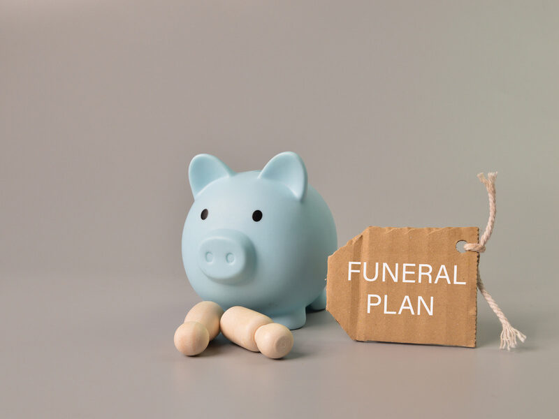 Paying For a Funeral - What Help is Available?